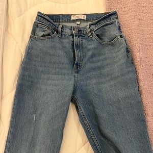 A&F 90s Straight Ultra High Rise jeans size 28 curve